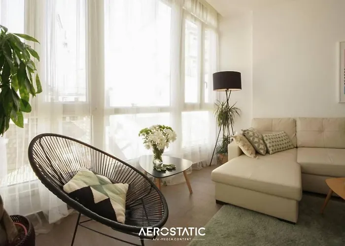 Juan de Padilla RooMalaga by Bossh Apartments